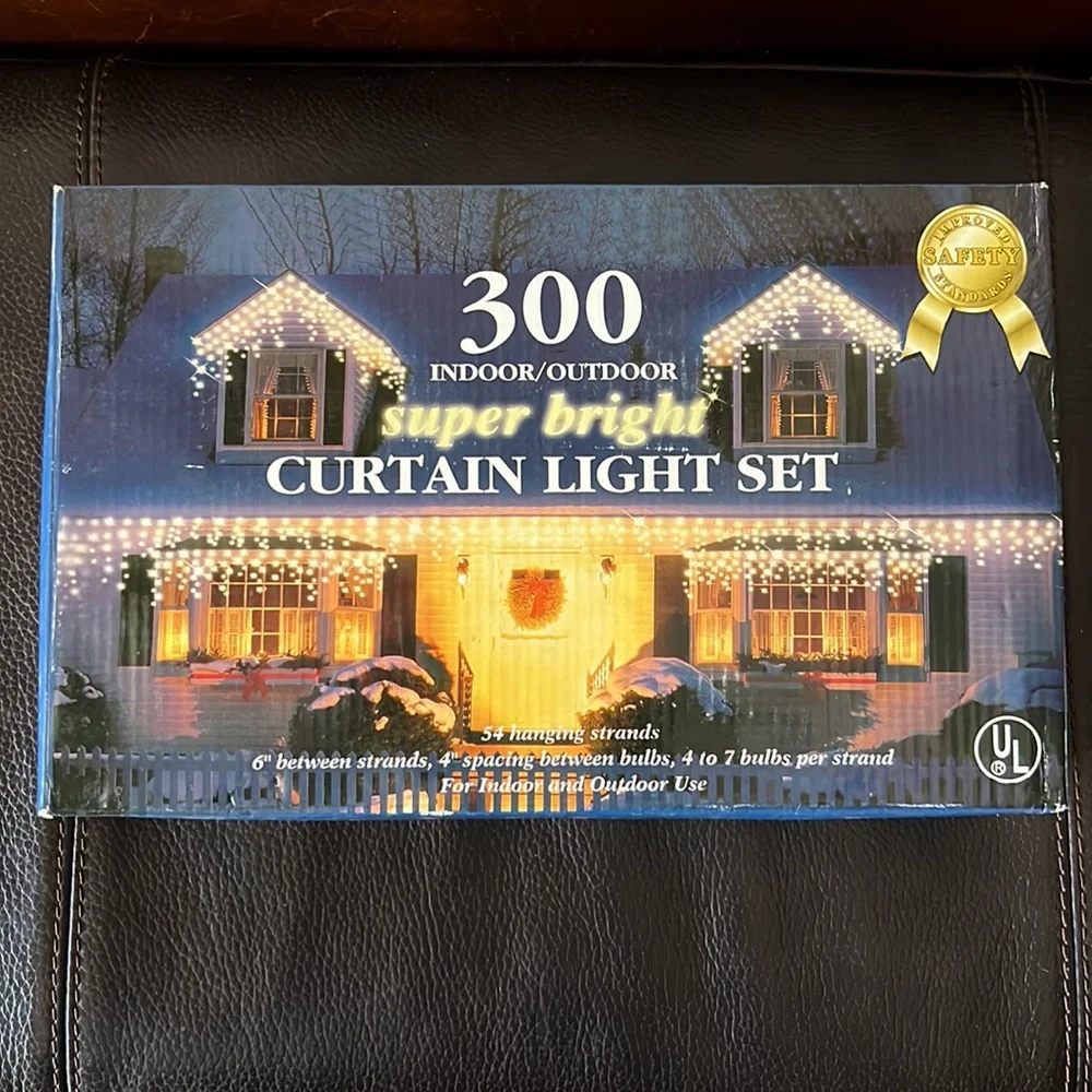 NWOT Christmas 300 Clear Curtain Light Set Super Bright For Indoor/Outdoor Use